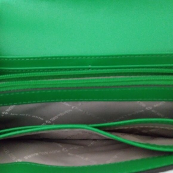 Michal Kors Nouveau Hamilton Palm Green Wallet - Picture 10 of 14